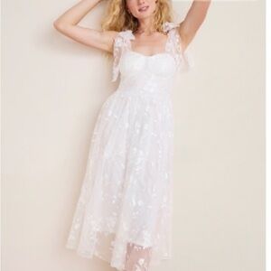 Francesca's Collections White Floral Midi Dress